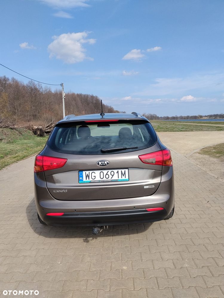 Kia Ceed 1.6 GDI ISG Platinum Edition - 4
