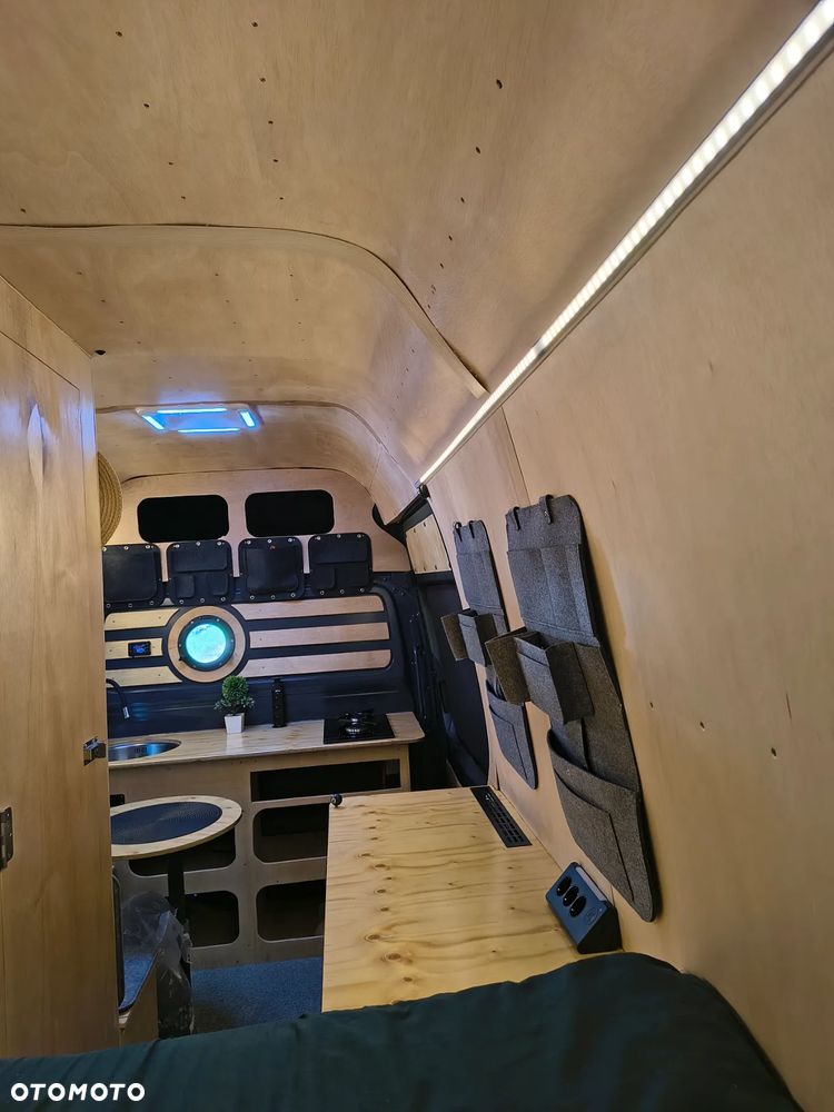 Mercedes-Benz Sprinter - 21