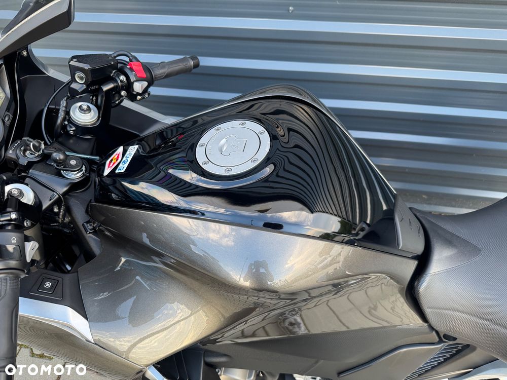 Honda VFR - 18