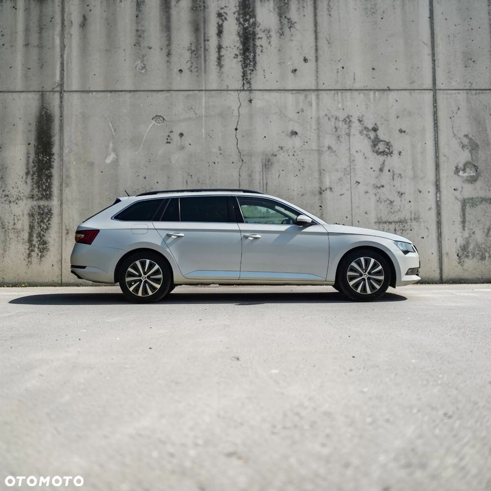 Skoda Superb 2.0 TDI SCR 4x4 Ambition DSG - 6
