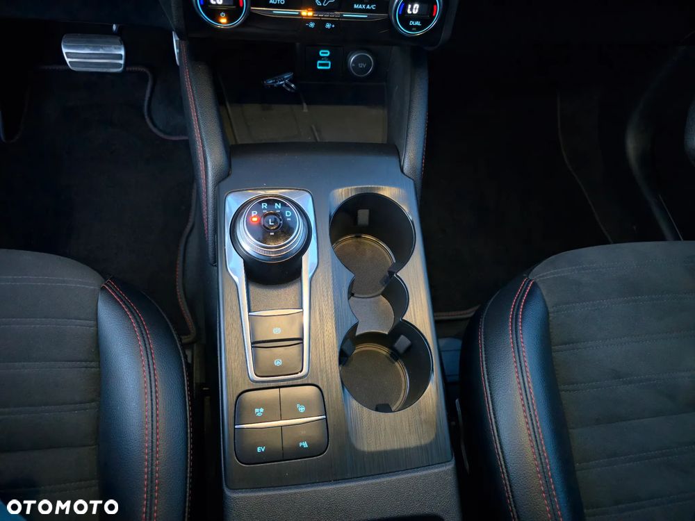 Ford Kuga 2.5 Duratec PHEV ST-LINE - 23