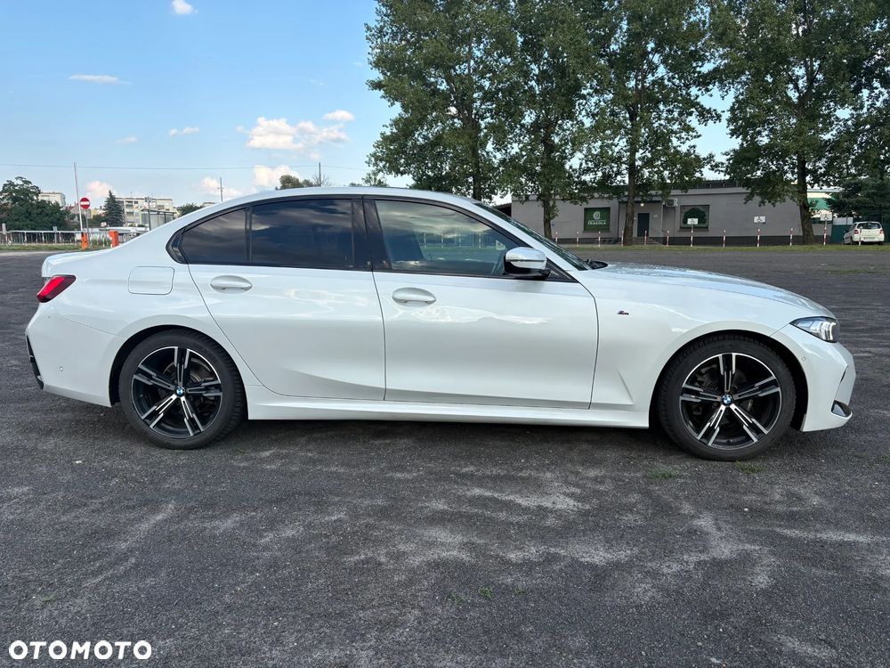 BMW Seria 3 318i M Sport - 4