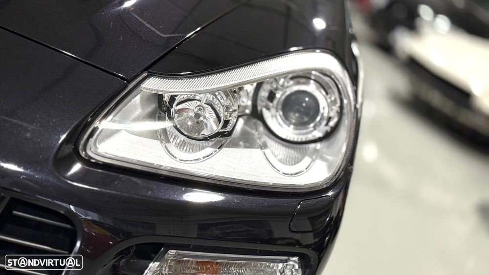 Porsche Cayenne Turbo - 8