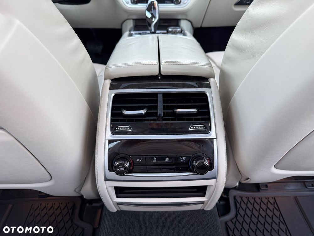 BMW Seria 7 740Li xDrive - 12
