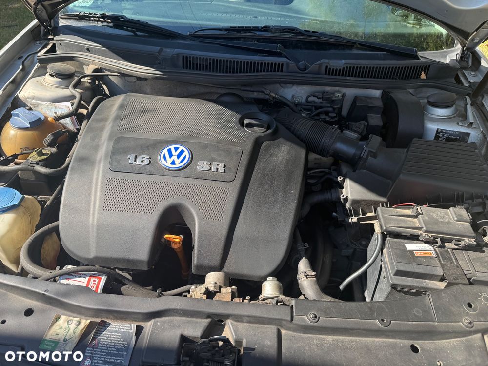 Volkswagen Golf 1.6 - 16