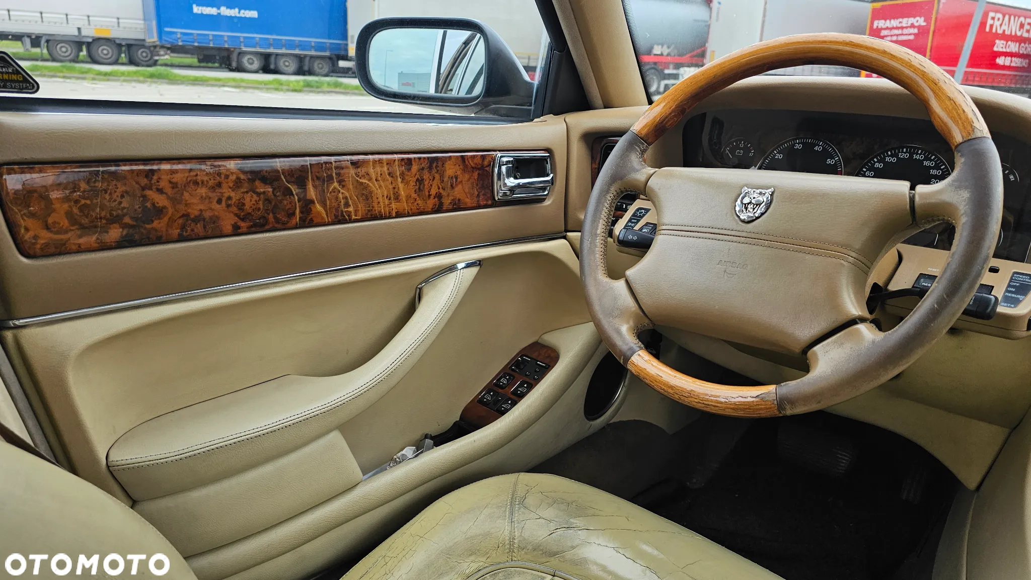 Jaguar XJ - 14