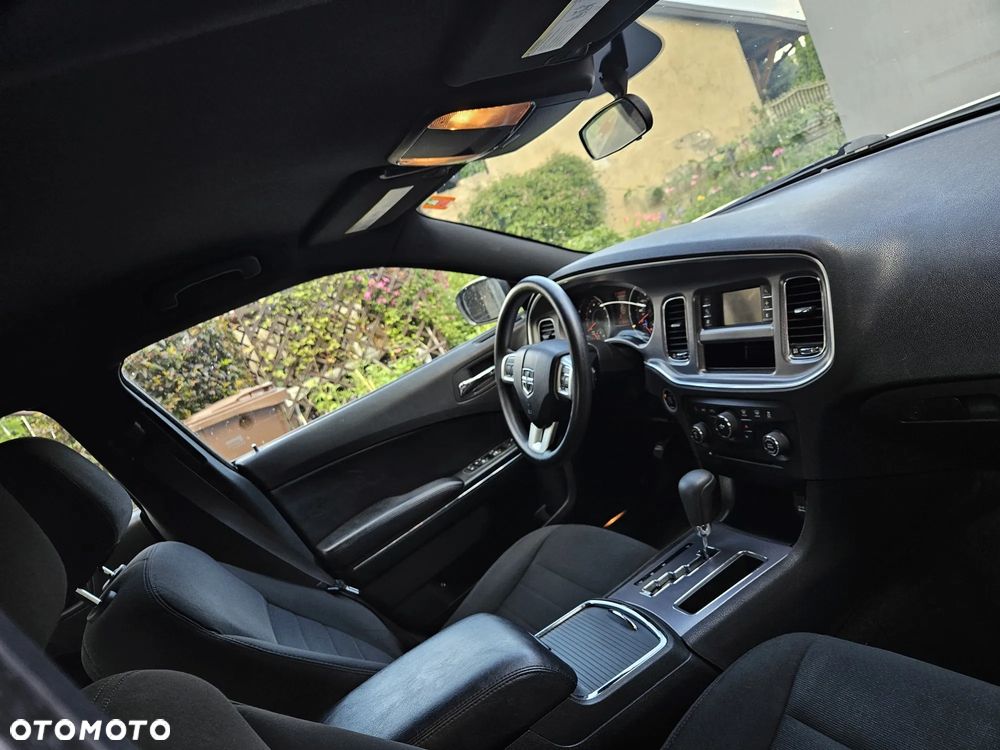 Dodge Charger 3.5 V6 SXT - 8