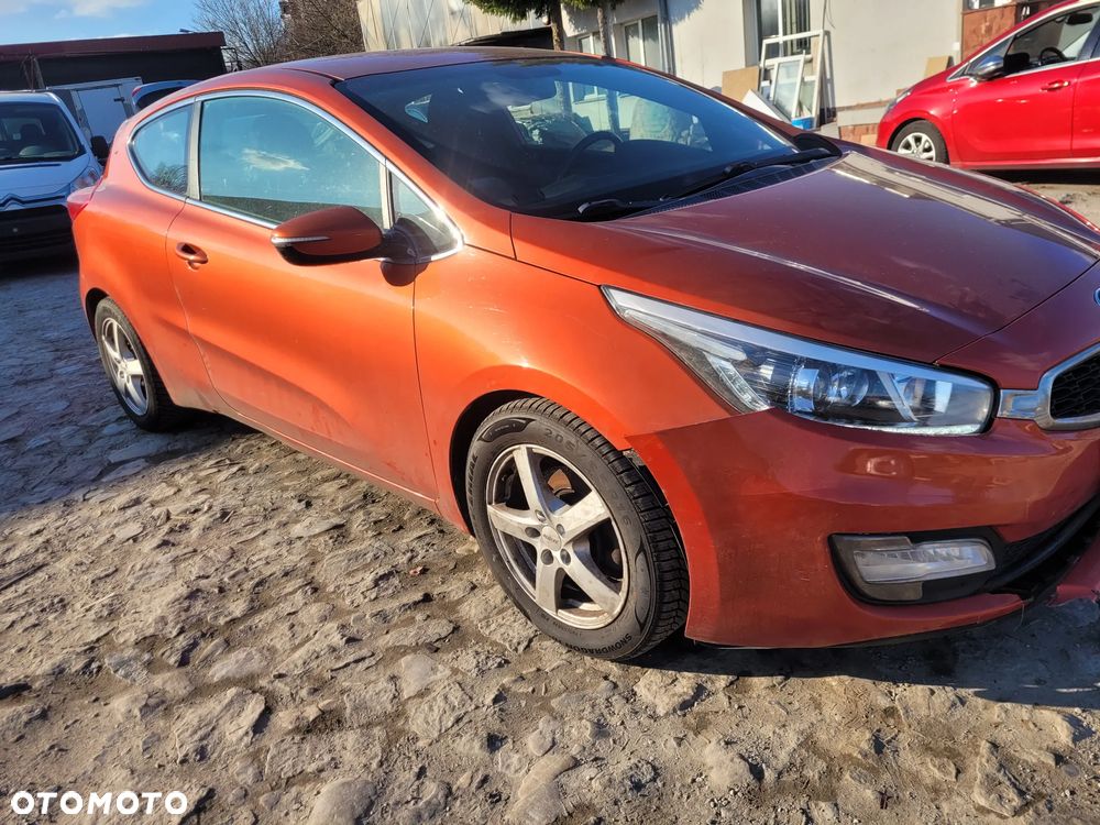 Kia ProCeed - 14