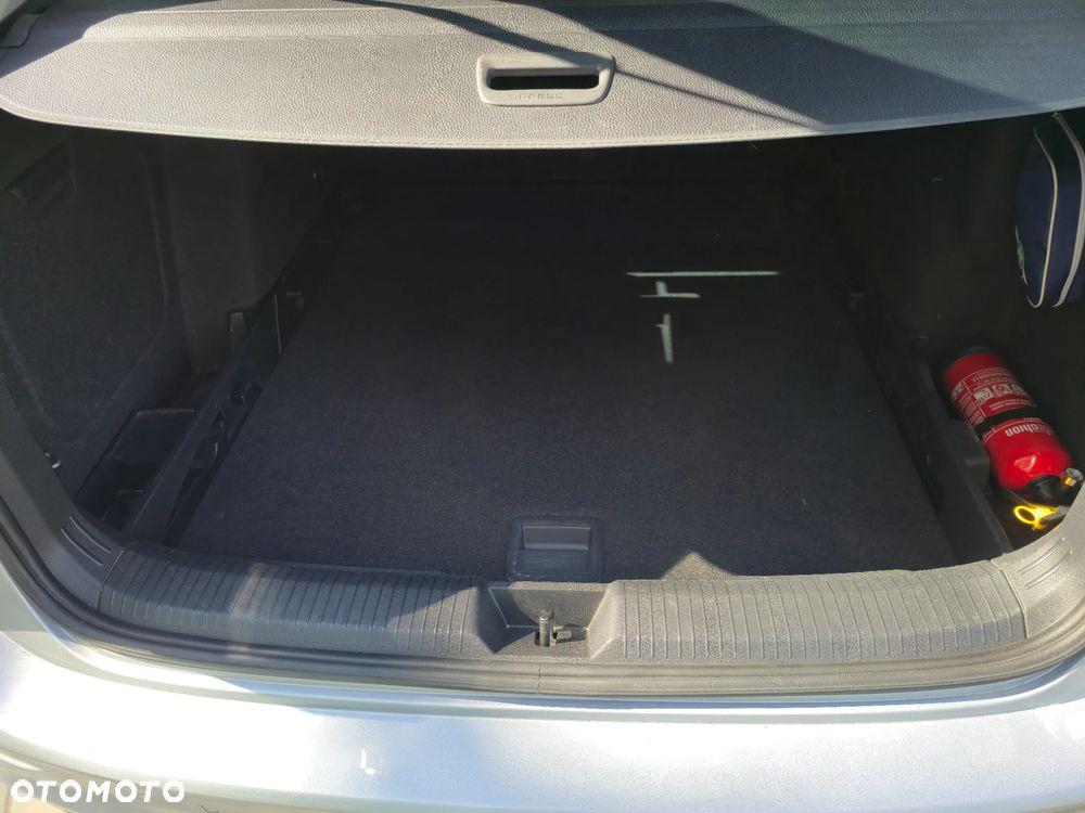 Volkswagen Golf - 22