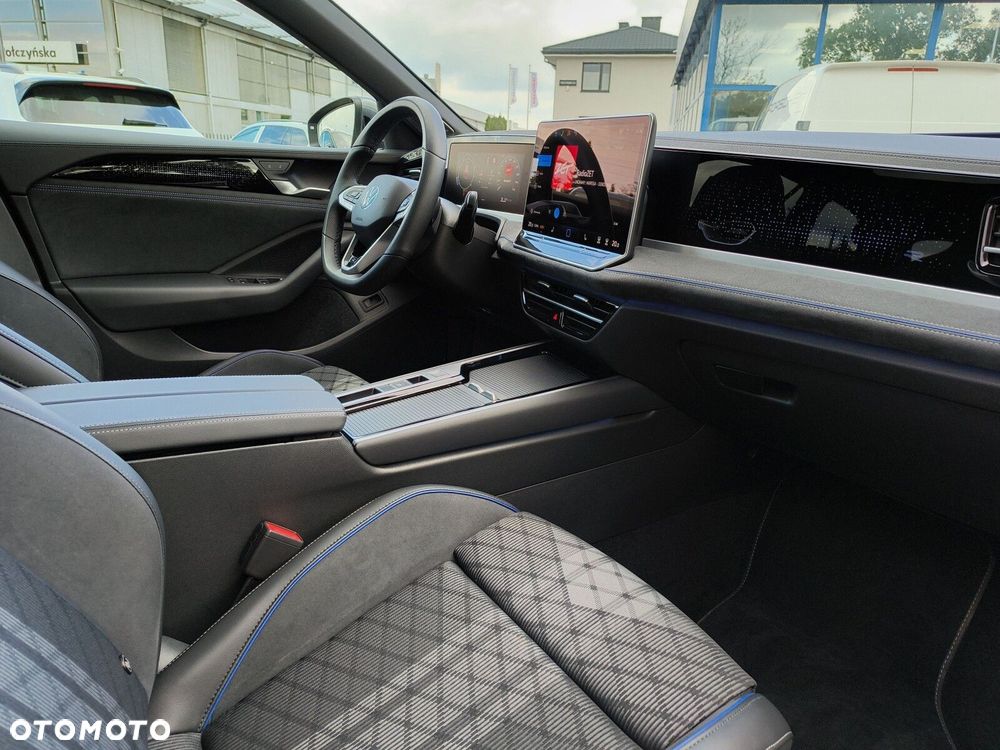 Volkswagen Passat - 11