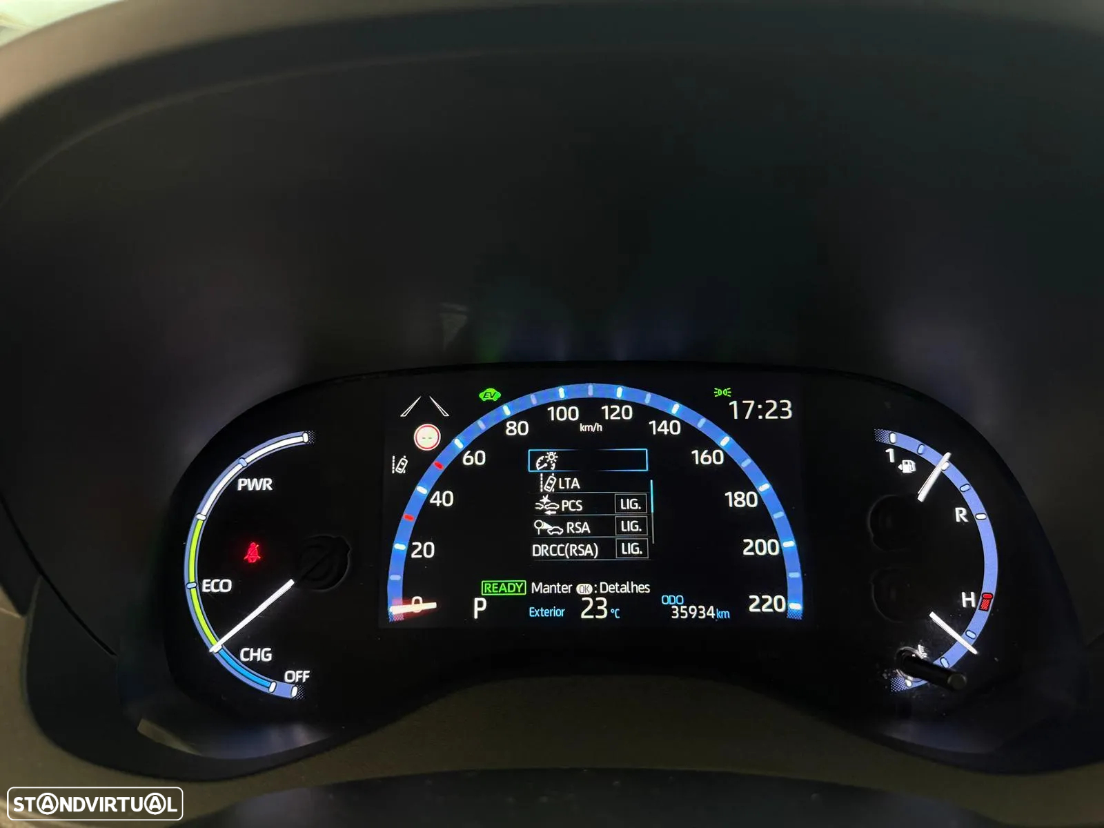 Toyota Yaris Cross 1.5 HDF Comfort Plus - 14