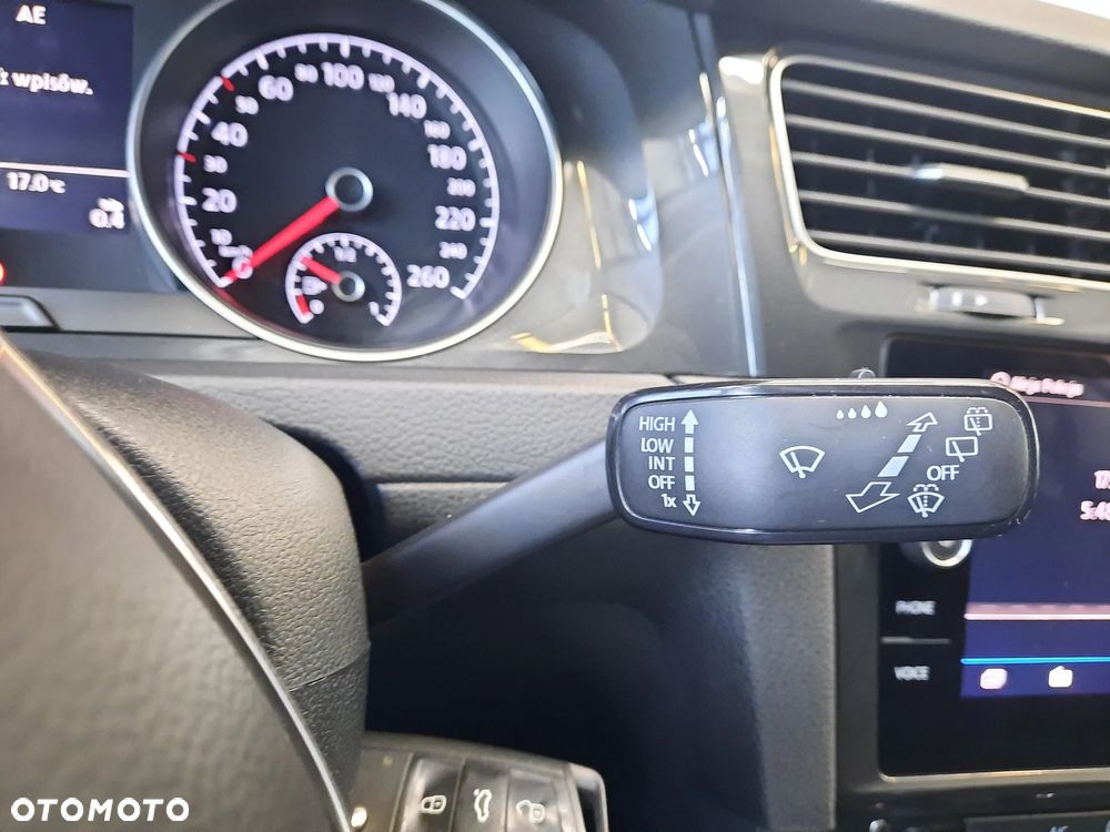 Volkswagen Golf 1.5 TSI BMT Evo Comfortline - 21