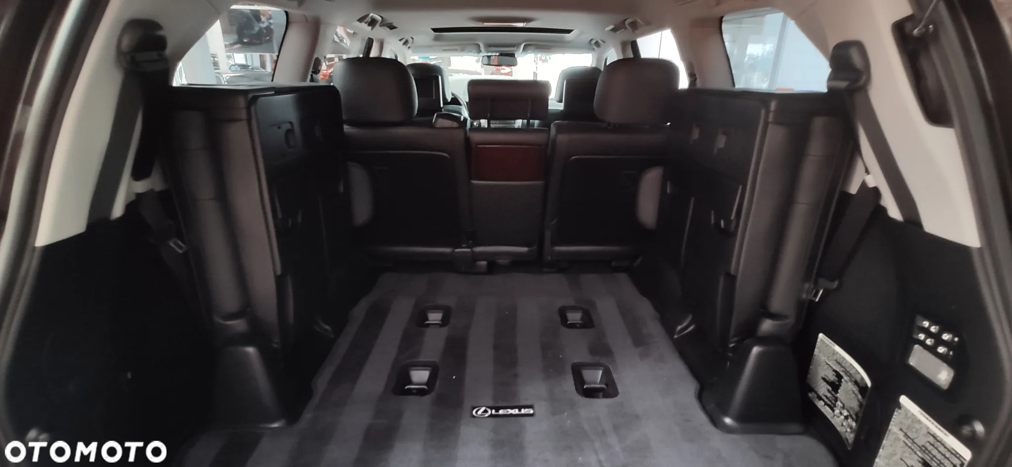 Lexus LX 570 Omotenashi - 22