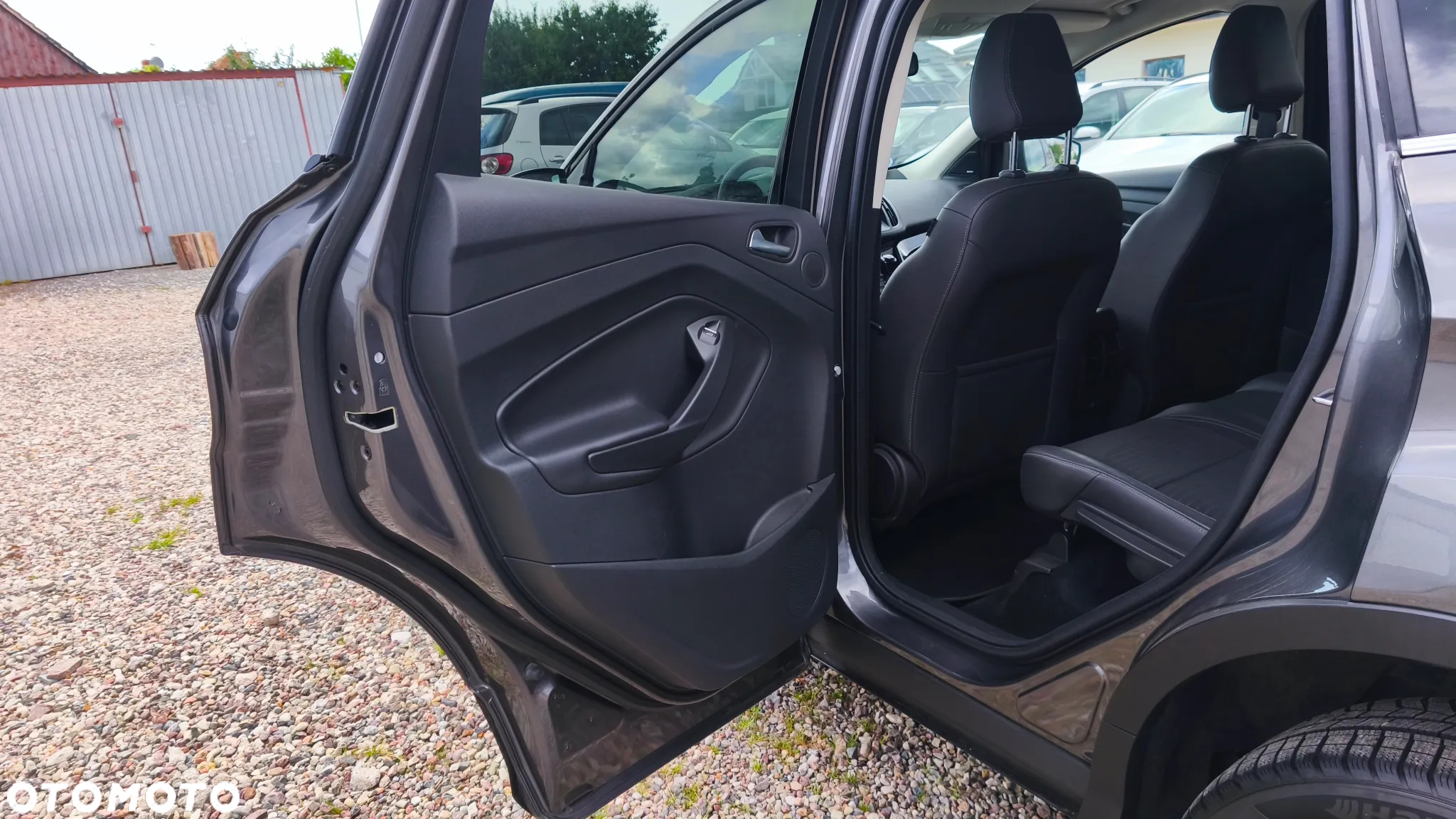 Ford Kuga 1.5 EcoBoost 2x4 Titanium - 26