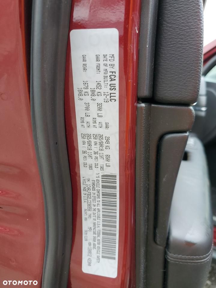 Jeep Grand Cherokee - 23