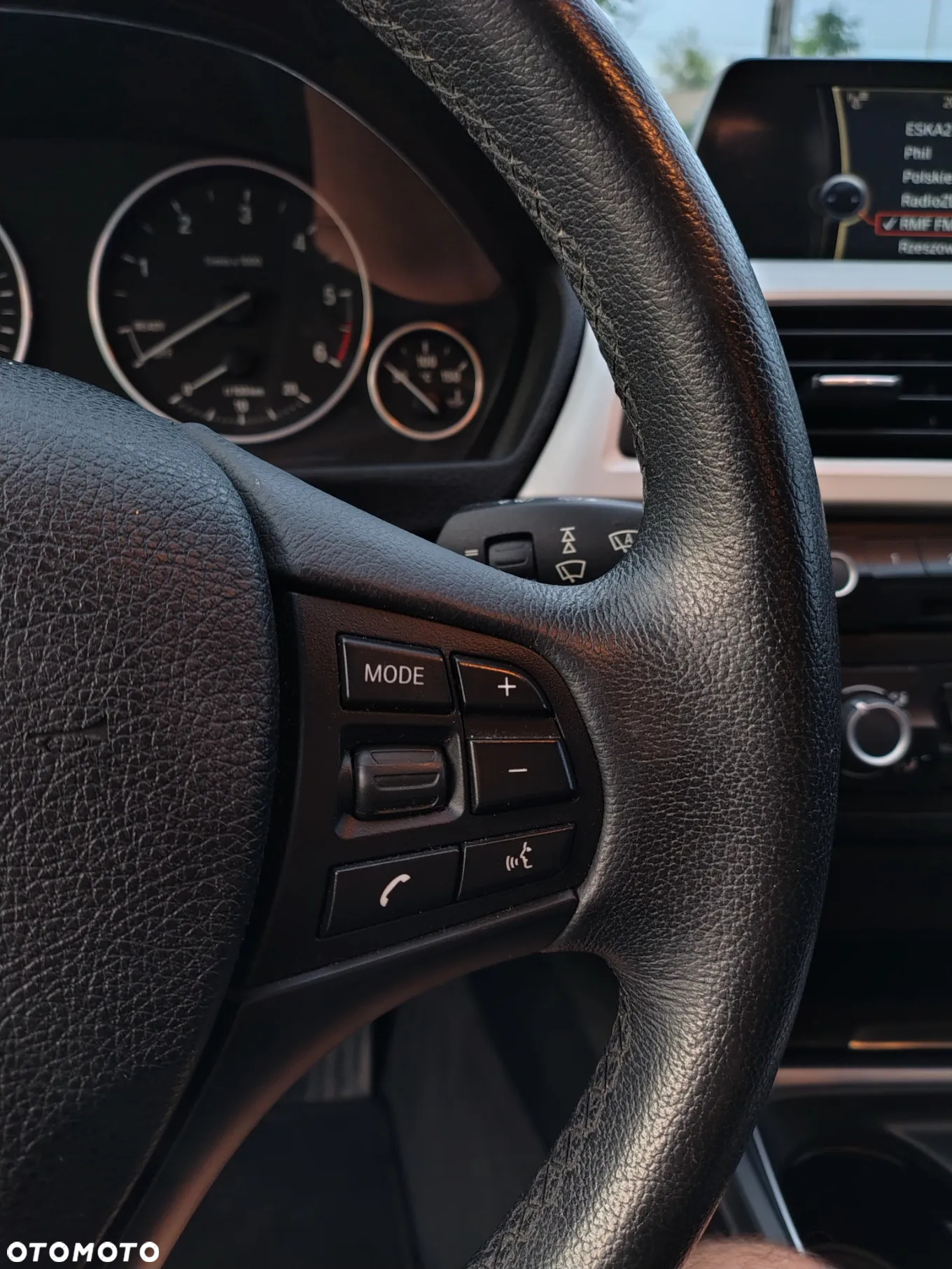 BMW Seria 3 318d Touring - 13