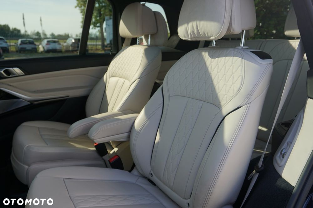 BMW X7 - 13