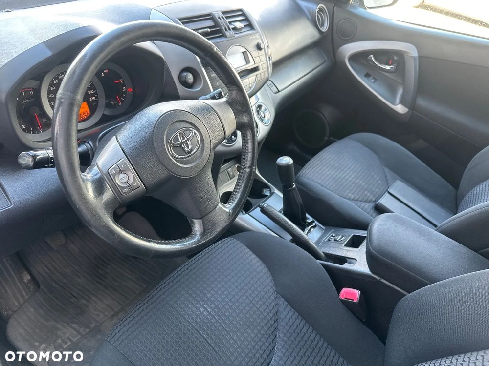 Toyota RAV4 - 21