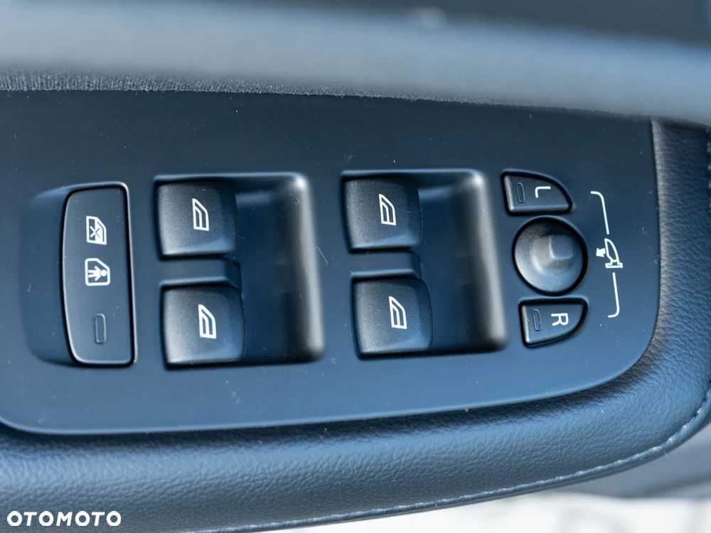 Volvo V60 D4 Momentum Pro - 38