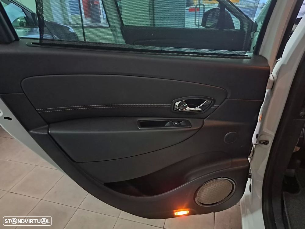 Renault Grand Scénic 1.6 dCi Bose Edition SS - 11