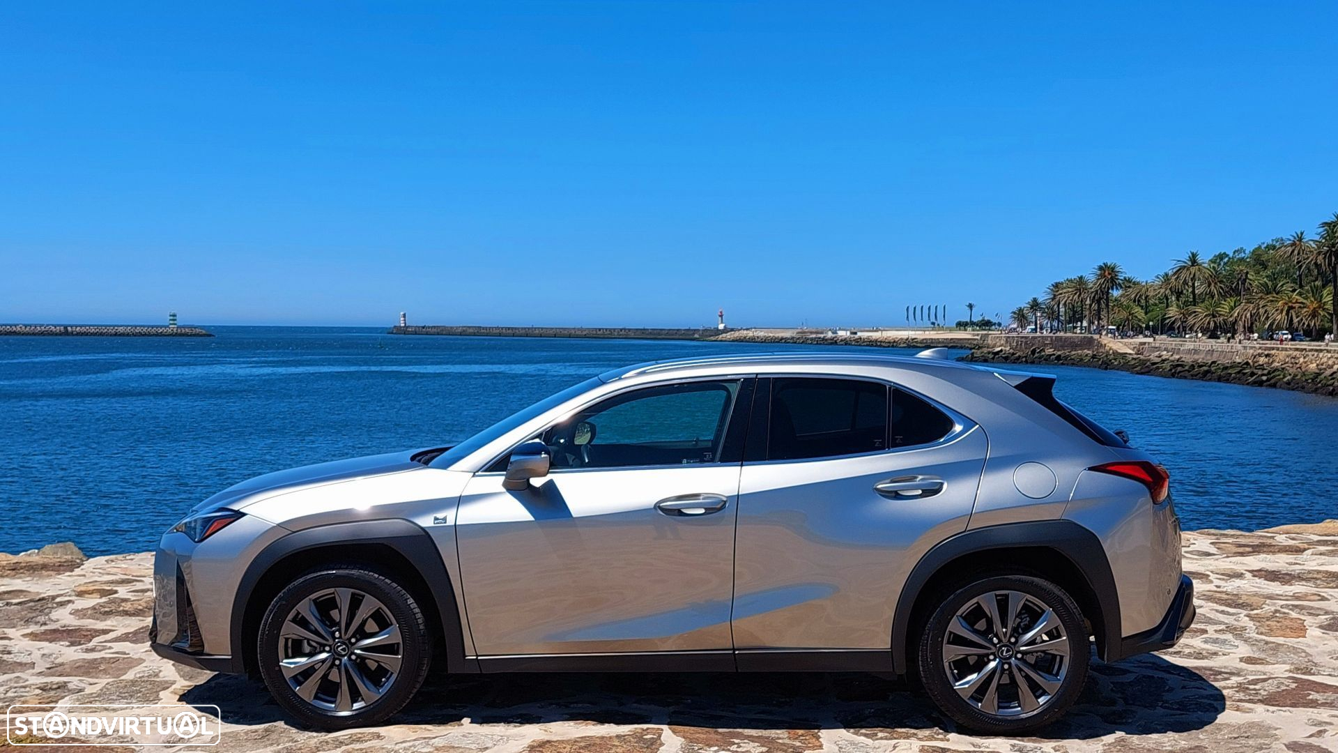 Lexus UX 250h Sport - 3