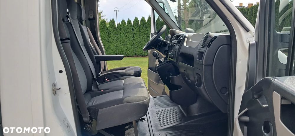 Renault Master 2.3 165 DCI RWD - 32