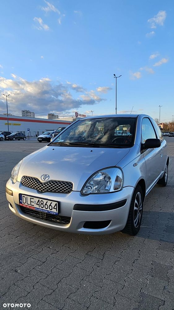 Toyota Yaris - 1