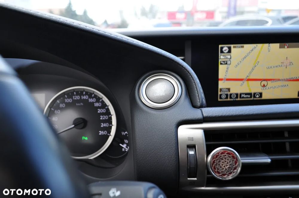 Lexus IS 200t Prestige - 23