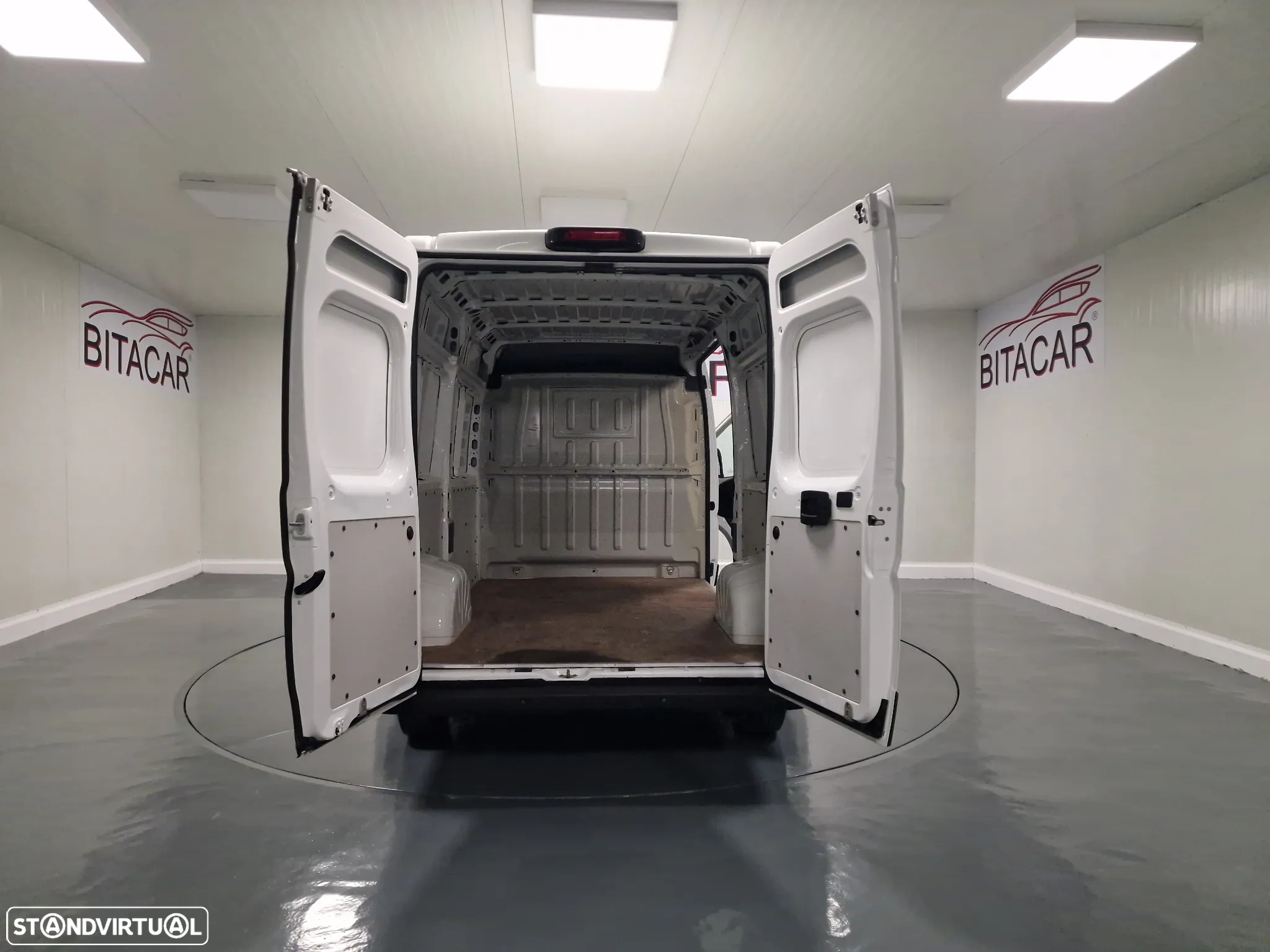 Peugeot BOXER 2.2 BLUEHDi 335 L2H2 Pro GPS CAM. TRASEIRA IVA DEDUTIVEL - 33