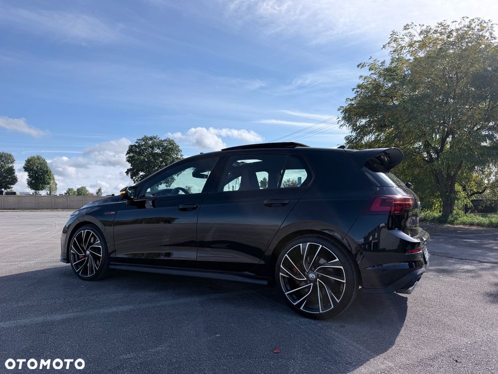 Volkswagen Golf - 16