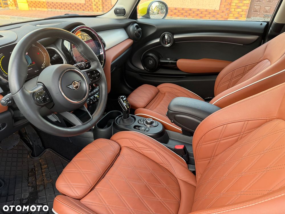 MINI Cooper SE Essential Trim - 16