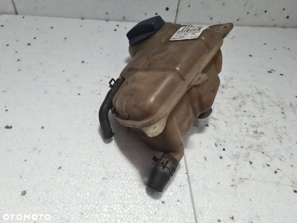 ZBIORNICZEK WYRÓWNAWCZY AUDI A4 B5 - 2