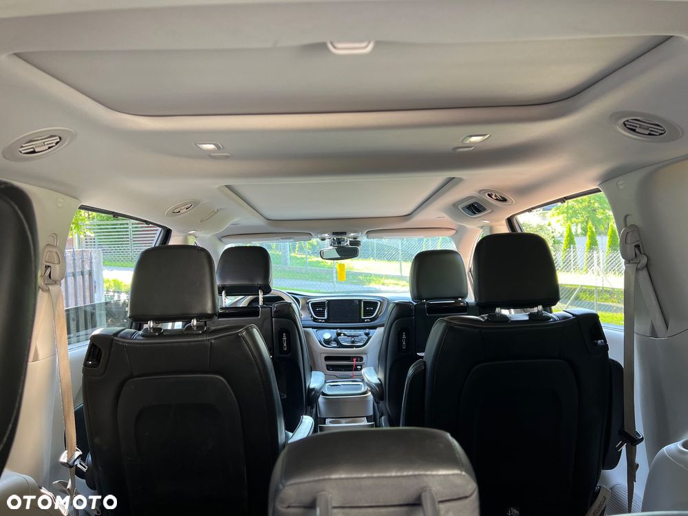 Chrysler Pacifica - 23