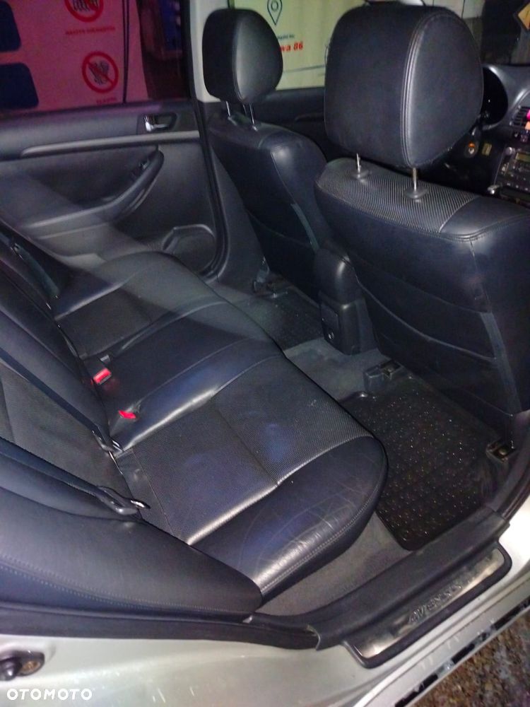 Toyota Avensis 2.0 D-4D Combi - 7