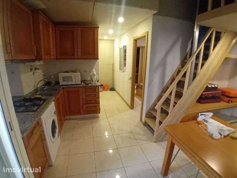 T1 na Praia da Gala a escassos metros da praia - Grande imagem: 2/11