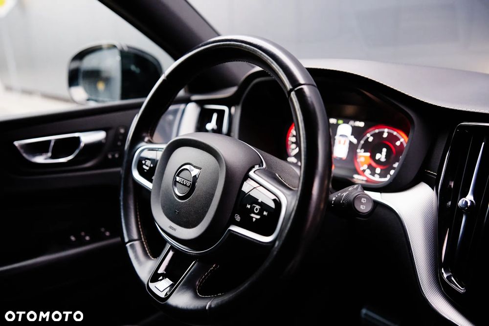 Volvo XC 60 D4 SCR AWD R-Design - 37