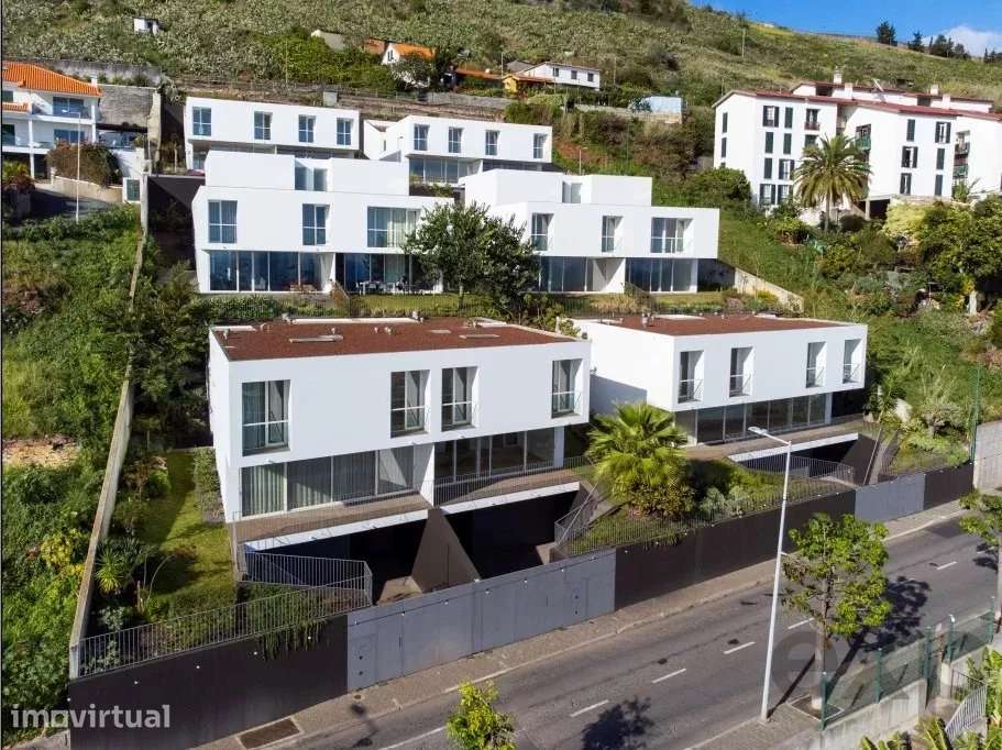 Moradia de Luxo Totalmente Mobilada com Piscina e Vista Deslumbrante p - Grande imagem: 3/31