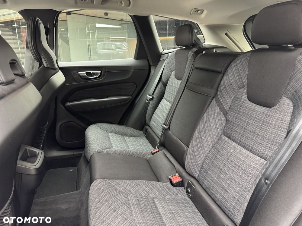 Volvo XC 60 B4 D AWD Momentum Pro - 15