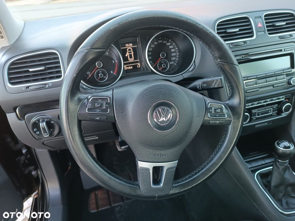 Volkswagen Golf 1.6 TDI DPF BlueMotion Technology Comfortline - 21