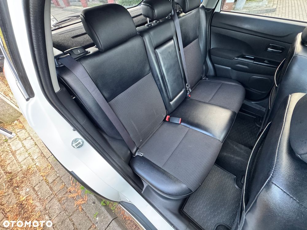 Peugeot 4008 - 11