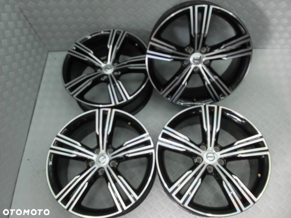 Felgi Volvo V60 S60 V90 S90 XC40 XC60 XC90 8Jx19 et42 5x108 - 2