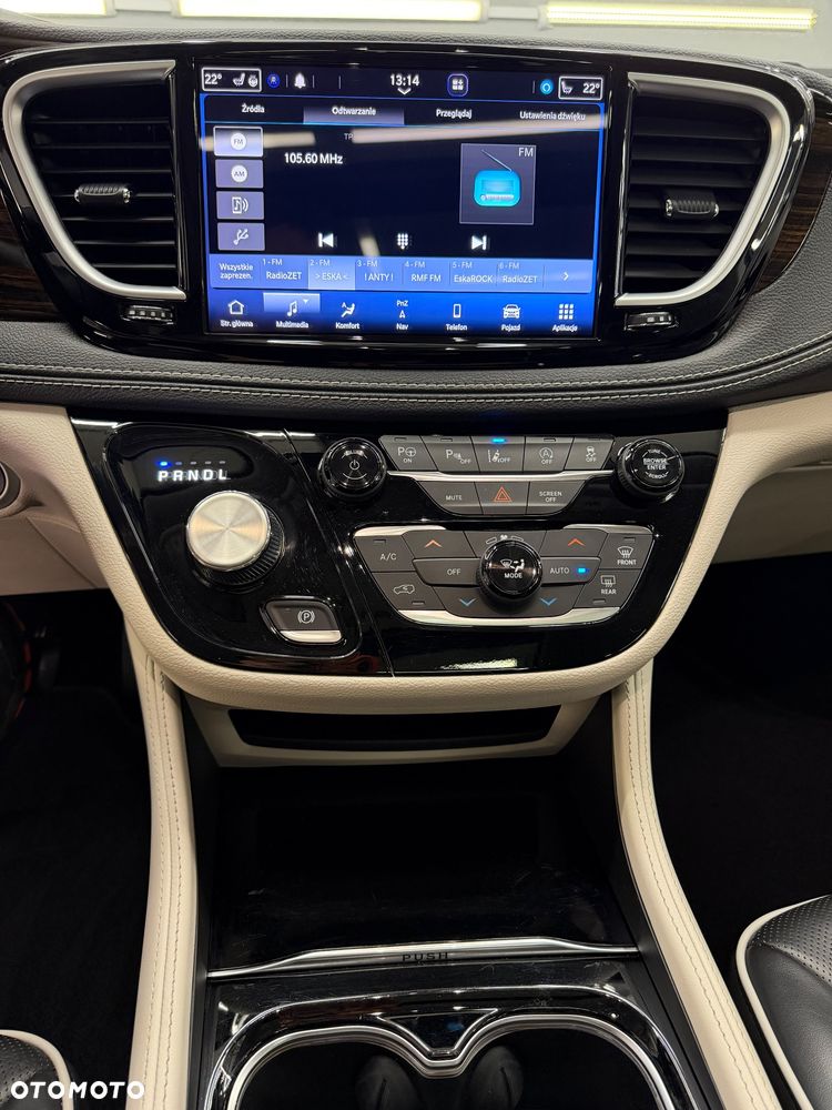 Chrysler Pacifica - 26