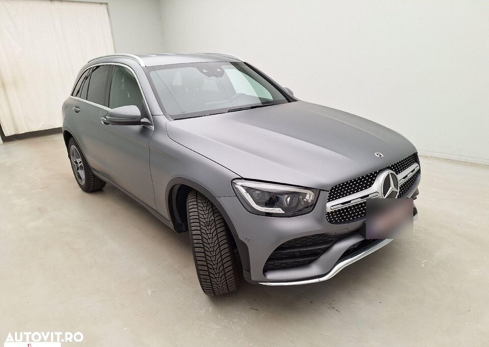 Mercedes-Benz GLC 200 4MATIC 9G-TRONIC AMG Line - 2