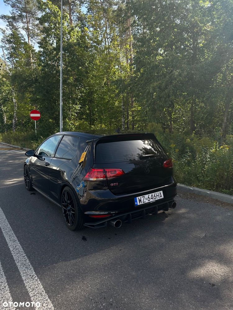 Volkswagen Golf 2.0 GTI - 1