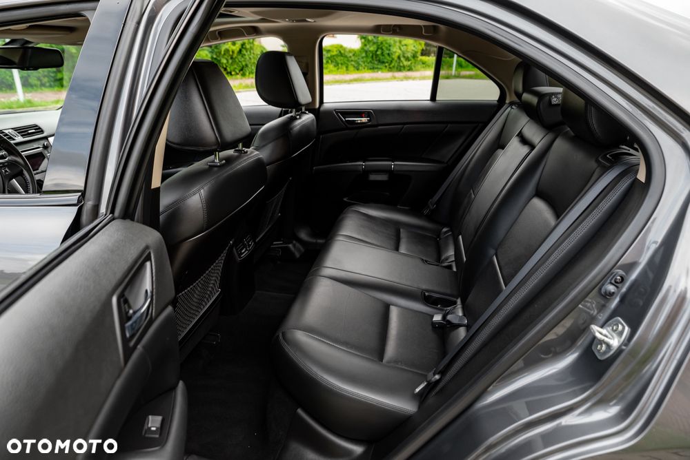 Suzuki Kizashi 2.4 4x4 CVT Sport - 20