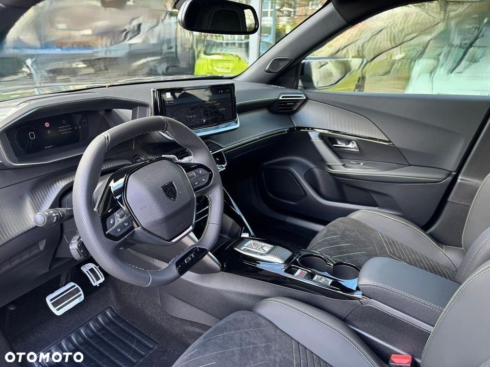 Peugeot 2008 PureTech mHEV GT e-DCS6 - 13