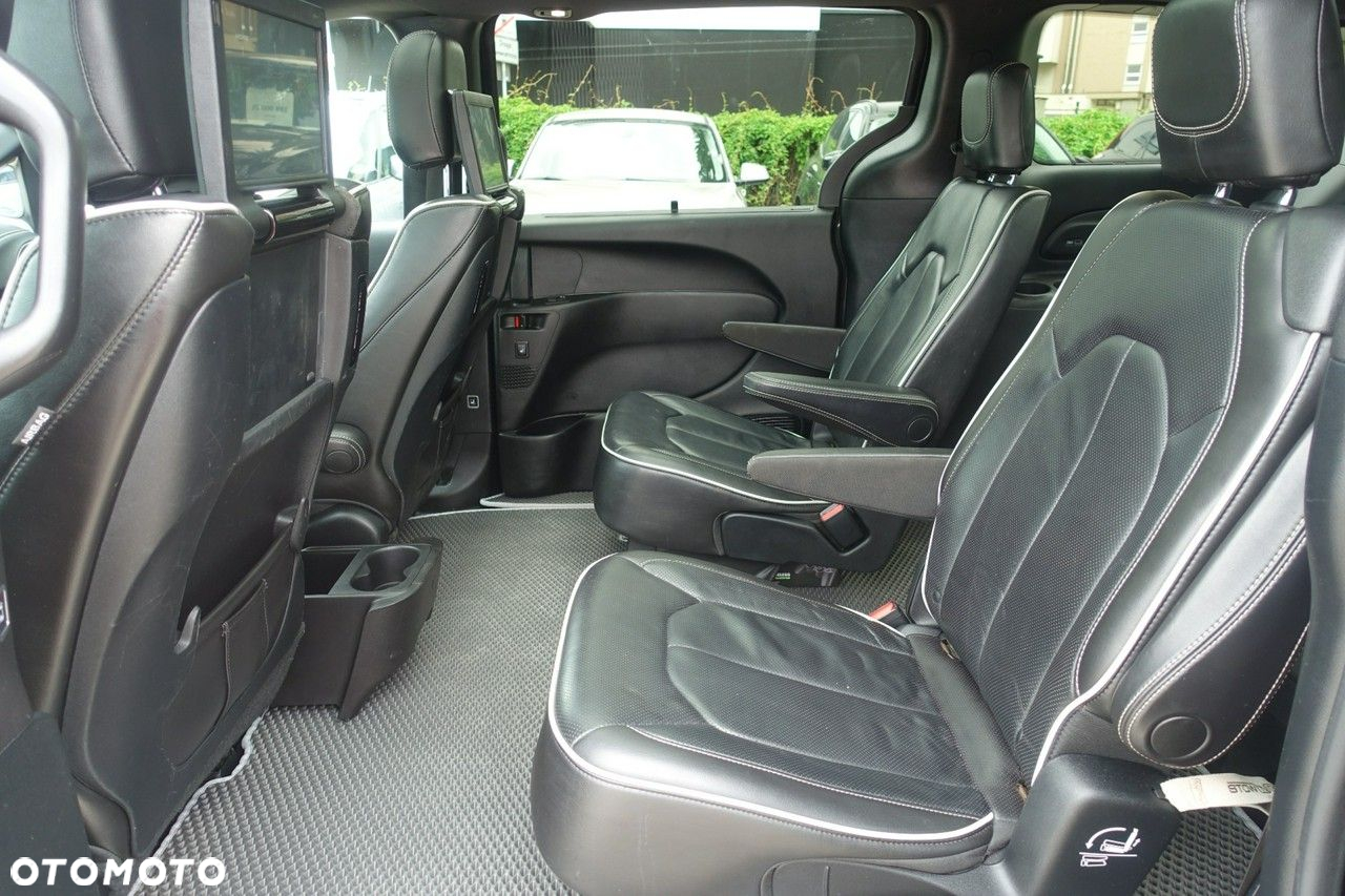 Chrysler Pacifica - 15