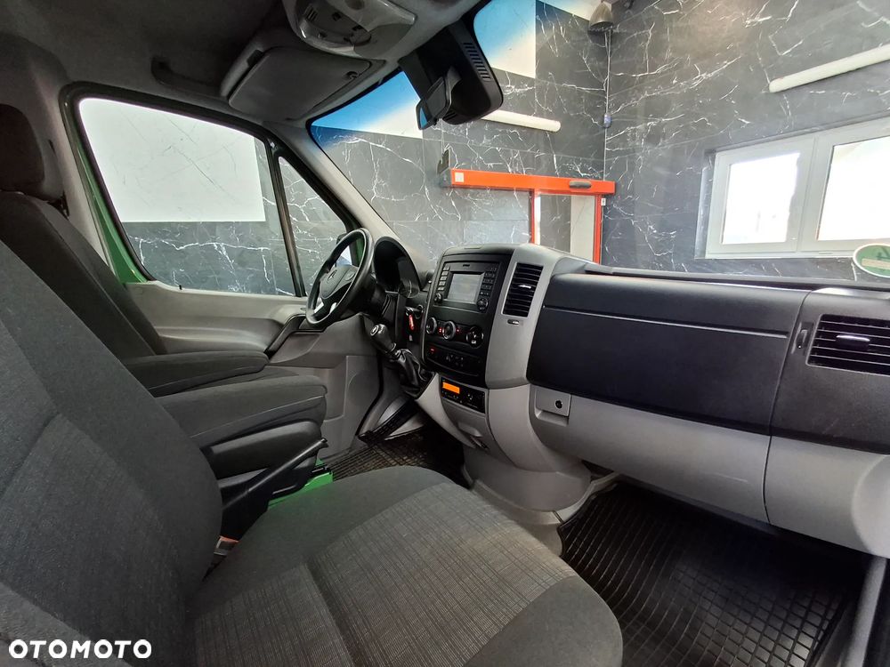 Mercedes-Benz Sprinter 316 2.2 163 KM Klimatyzacja Tempomat Grzany Fotel Alufelgi Wielofunkcyjna Kierownica Hak Elektryczne Szyby + Lusterka Asystenty Duże Radio Z Systemem Nawigacji - 23