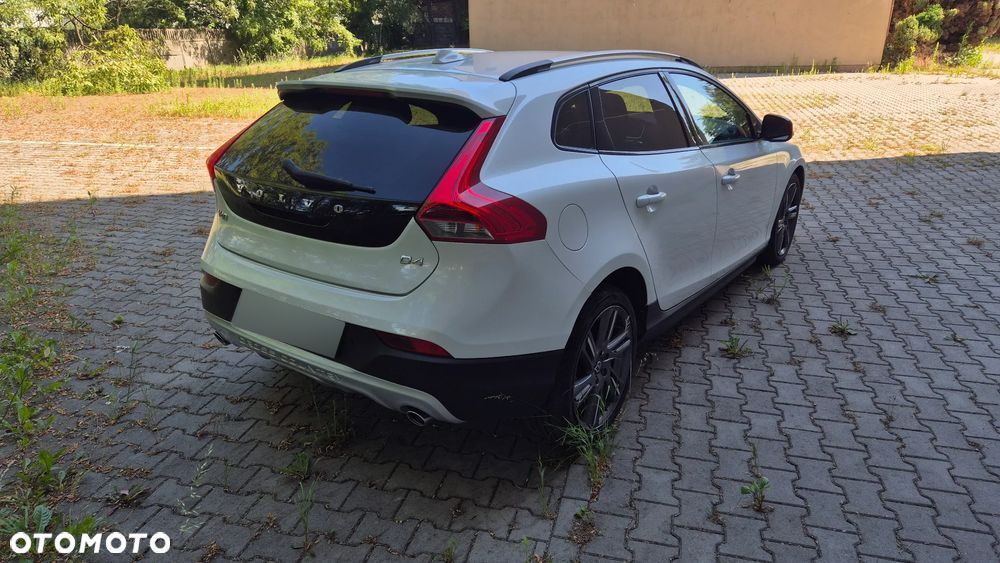 Volvo V40 Cross Country D4 Drive-E Momentum - 4