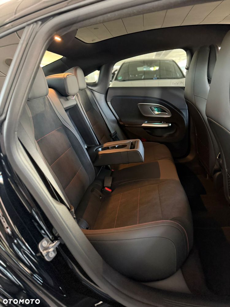 Mercedes-Benz CLA 200 mHEV 8G-DCT - 17